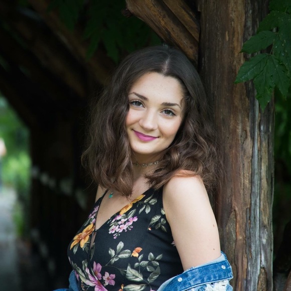 Meet your Posher, Gianna - Picture 1 of 3